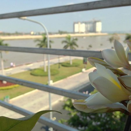 New Season Riverside Hotel Phnom Penh Eksteriør bilde