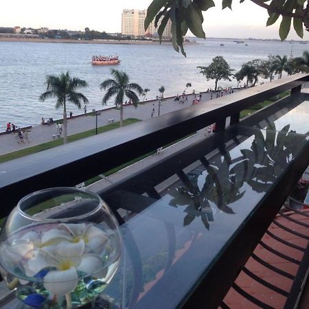 New Season Riverside Hotel Phnom Penh Eksteriør bilde
