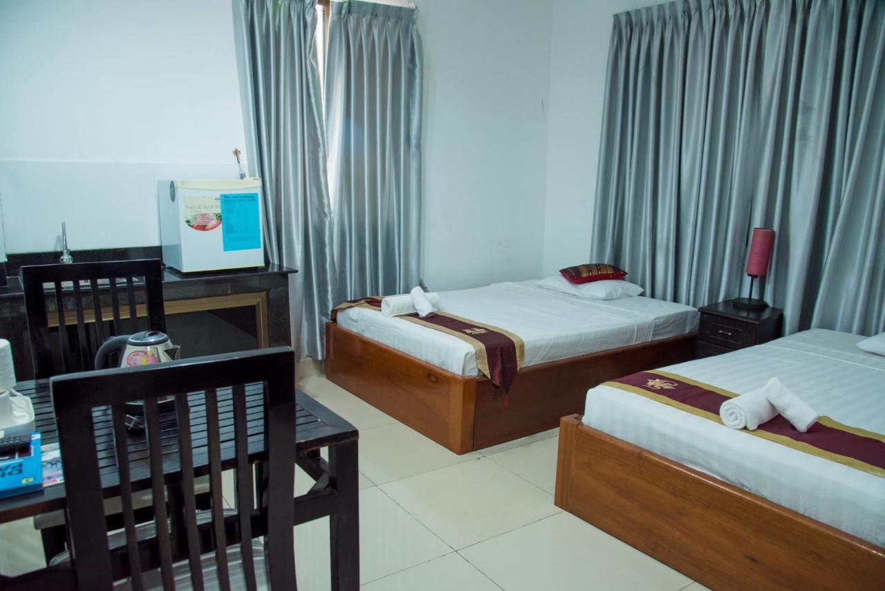 New Season Riverside Hotel Phnom Penh Eksteriør bilde