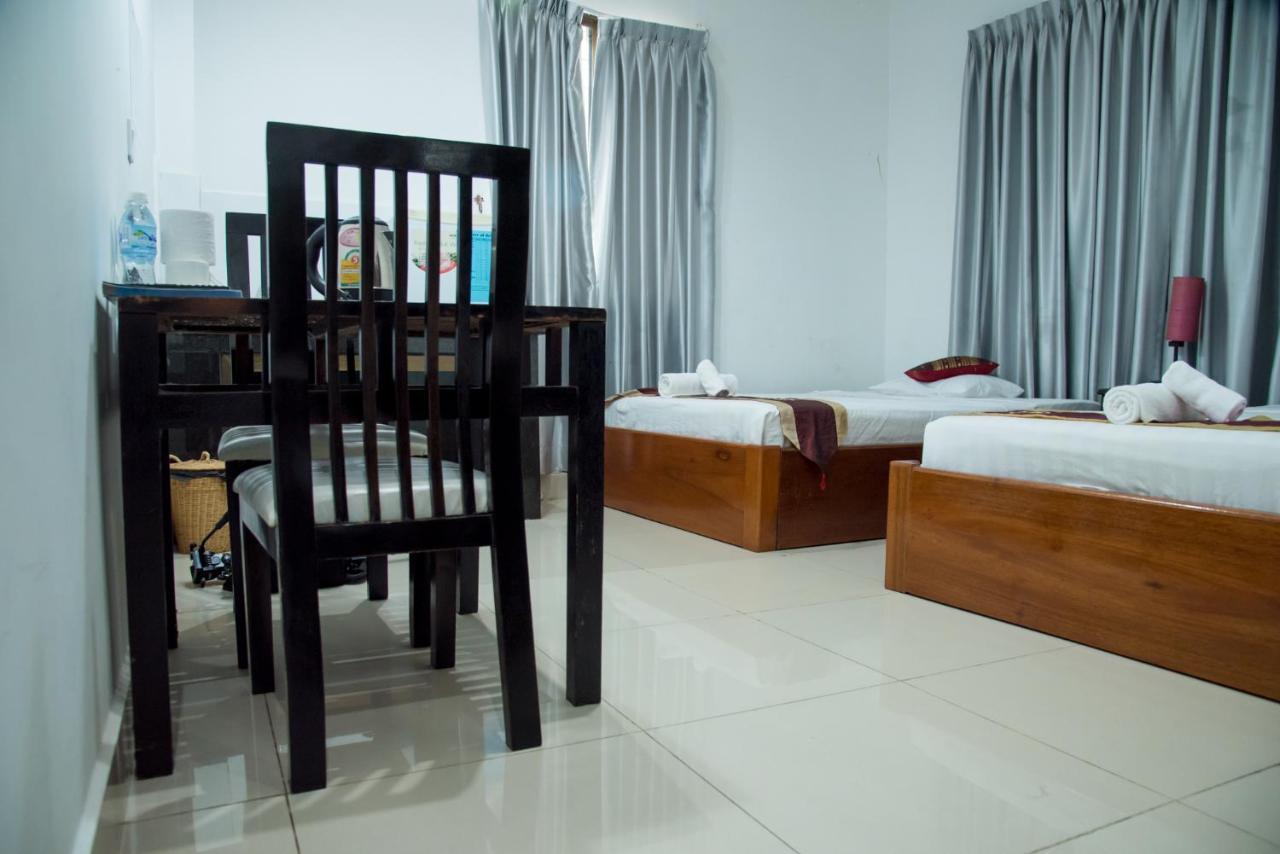New Season Riverside Hotel Phnom Penh Eksteriør bilde