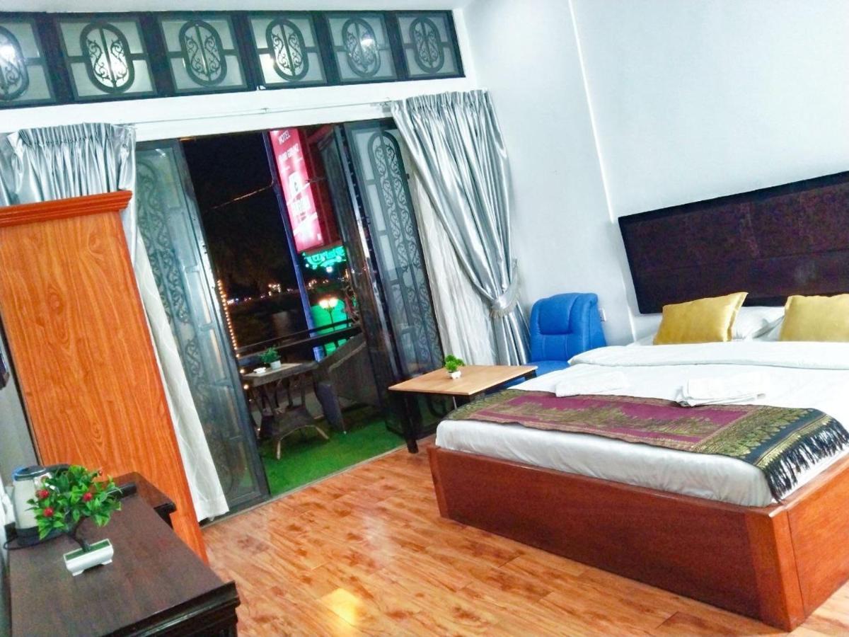 New Season Riverside Hotel Phnom Penh Eksteriør bilde