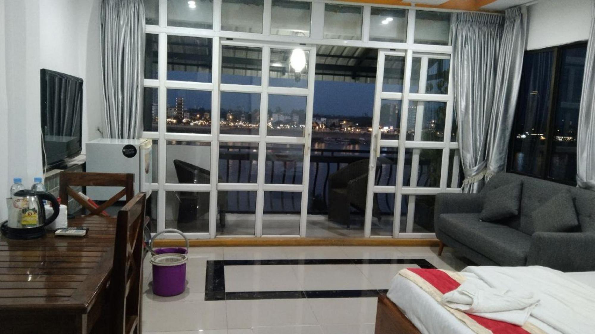 New Season Riverside Hotel Phnom Penh Eksteriør bilde
