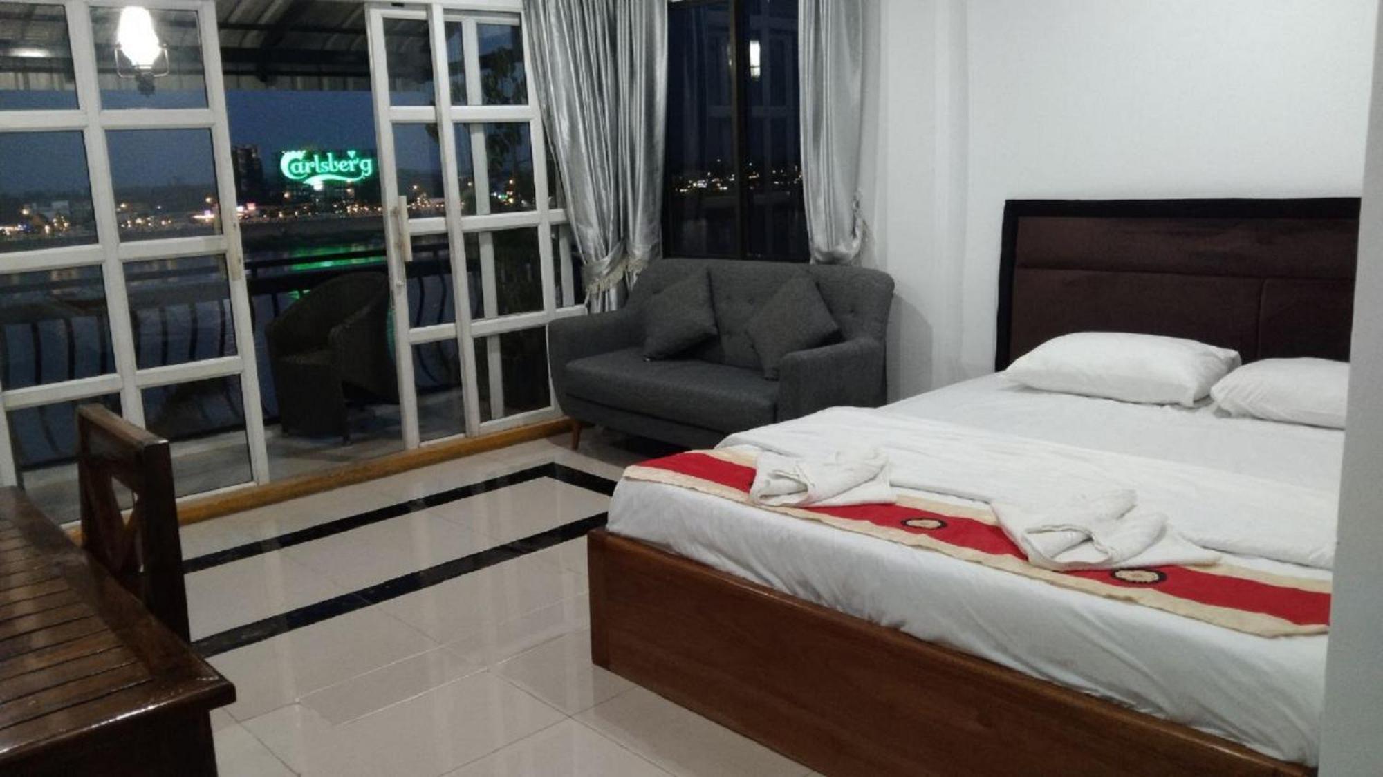 New Season Riverside Hotel Phnom Penh Eksteriør bilde