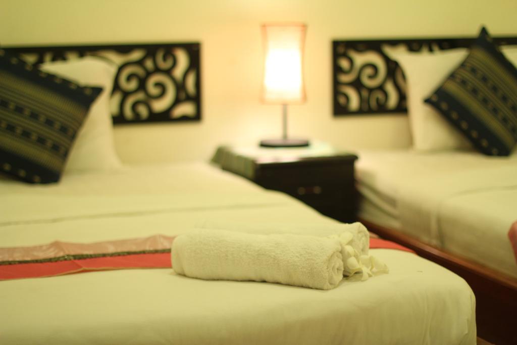 New Season Riverside Hotel Phnom Penh Rom bilde