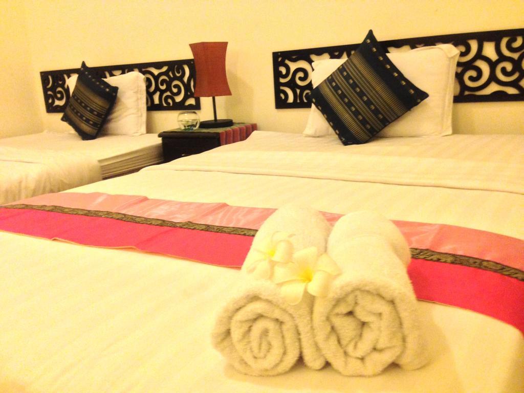 New Season Riverside Hotel Phnom Penh Rom bilde