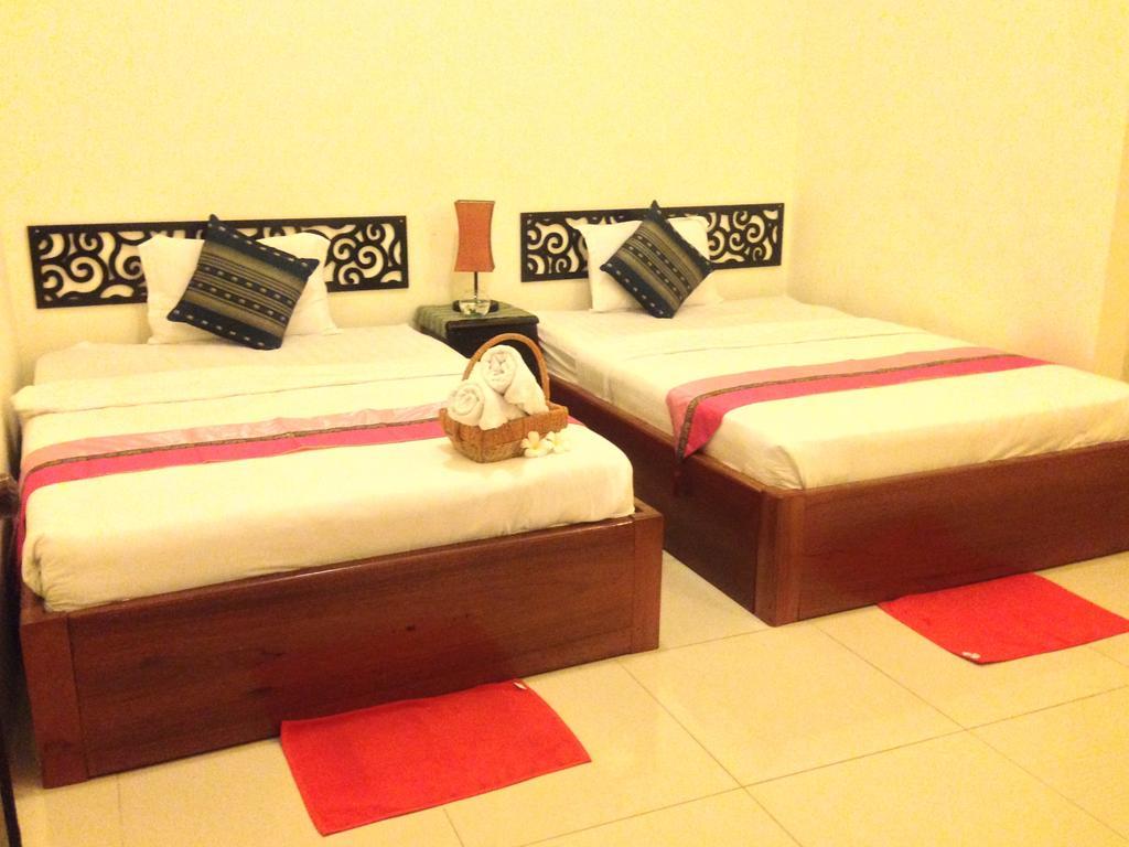 New Season Riverside Hotel Phnom Penh Rom bilde