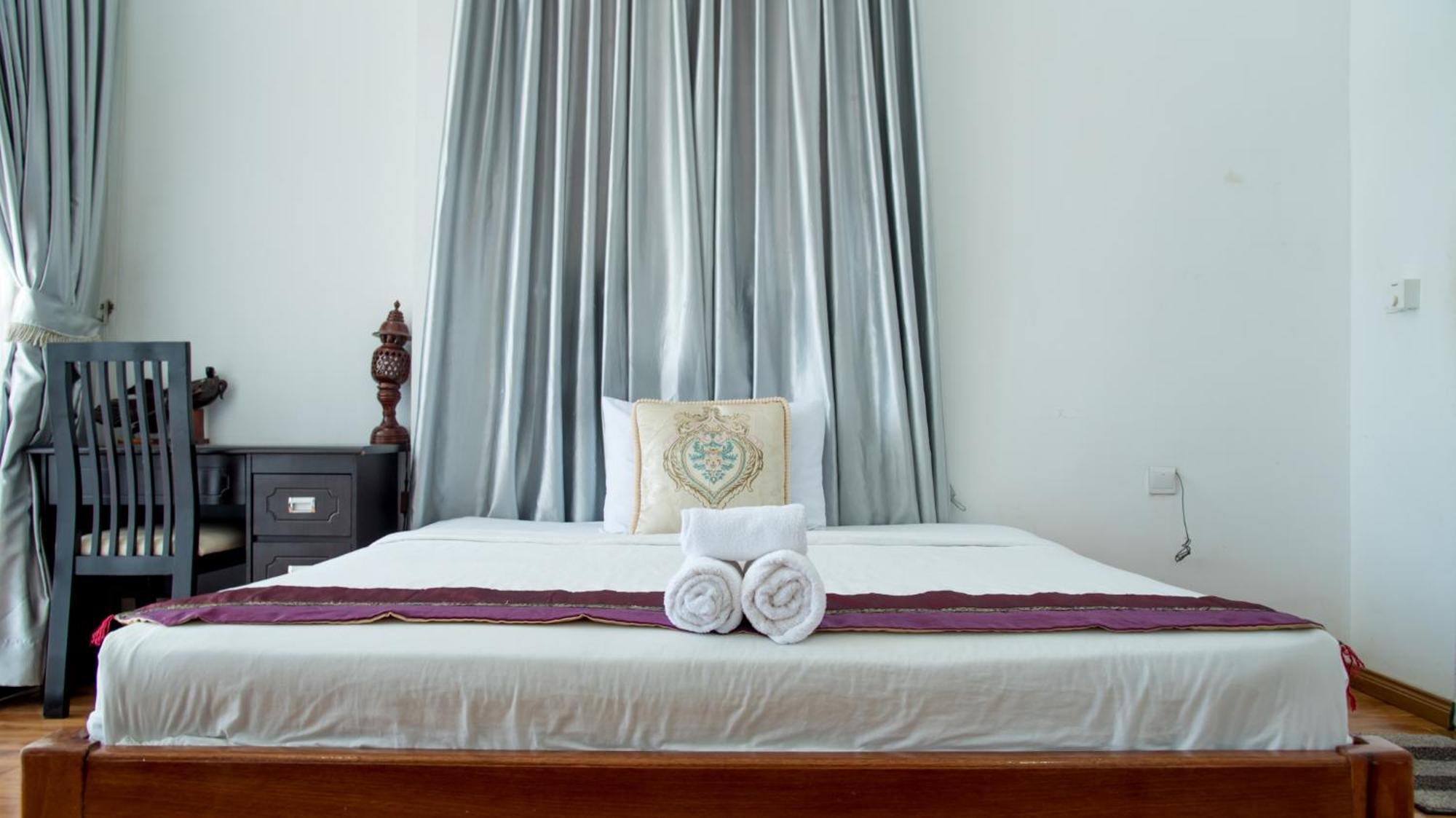 New Season Riverside Hotel Phnom Penh Eksteriør bilde