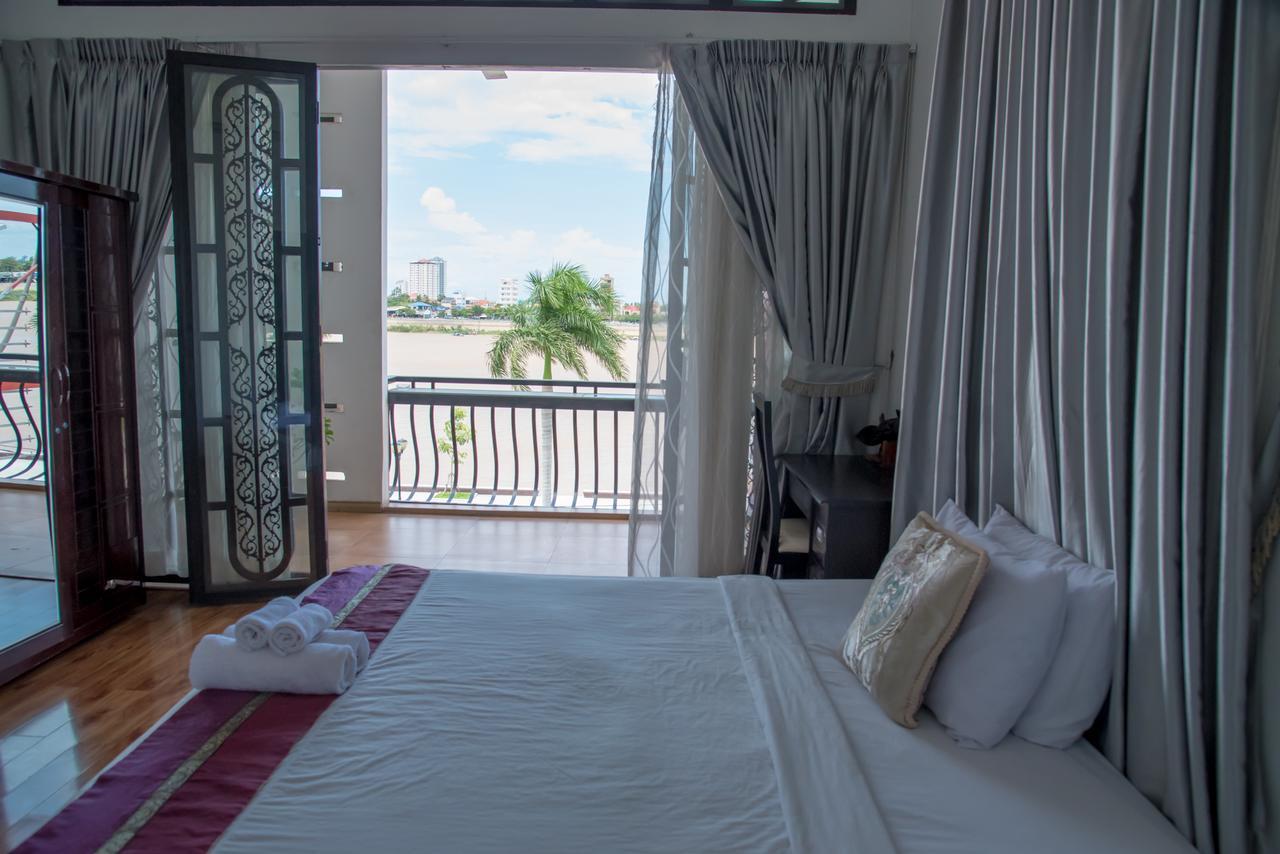 New Season Riverside Hotel Phnom Penh Eksteriør bilde