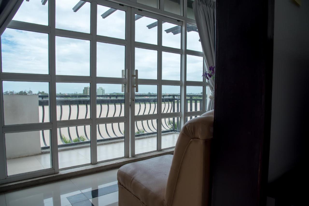 New Season Riverside Hotel Phnom Penh Eksteriør bilde