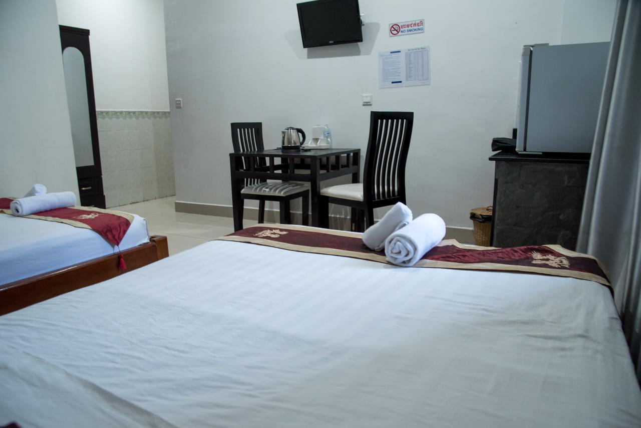 New Season Riverside Hotel Phnom Penh Eksteriør bilde