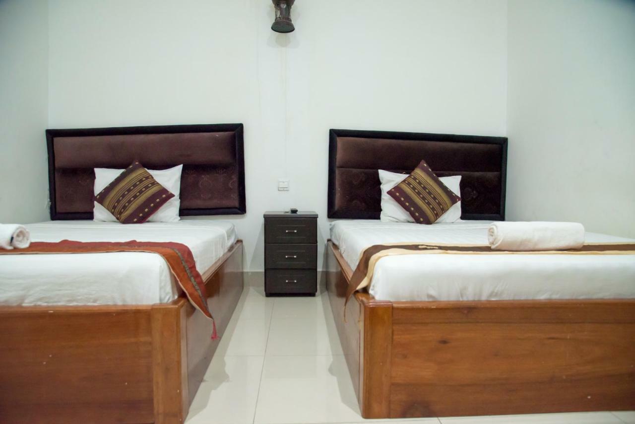 New Season Riverside Hotel Phnom Penh Eksteriør bilde